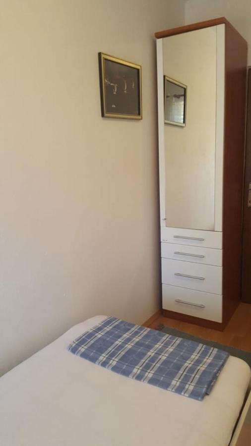 Apartmani Lovre Posedarje Exterior foto
