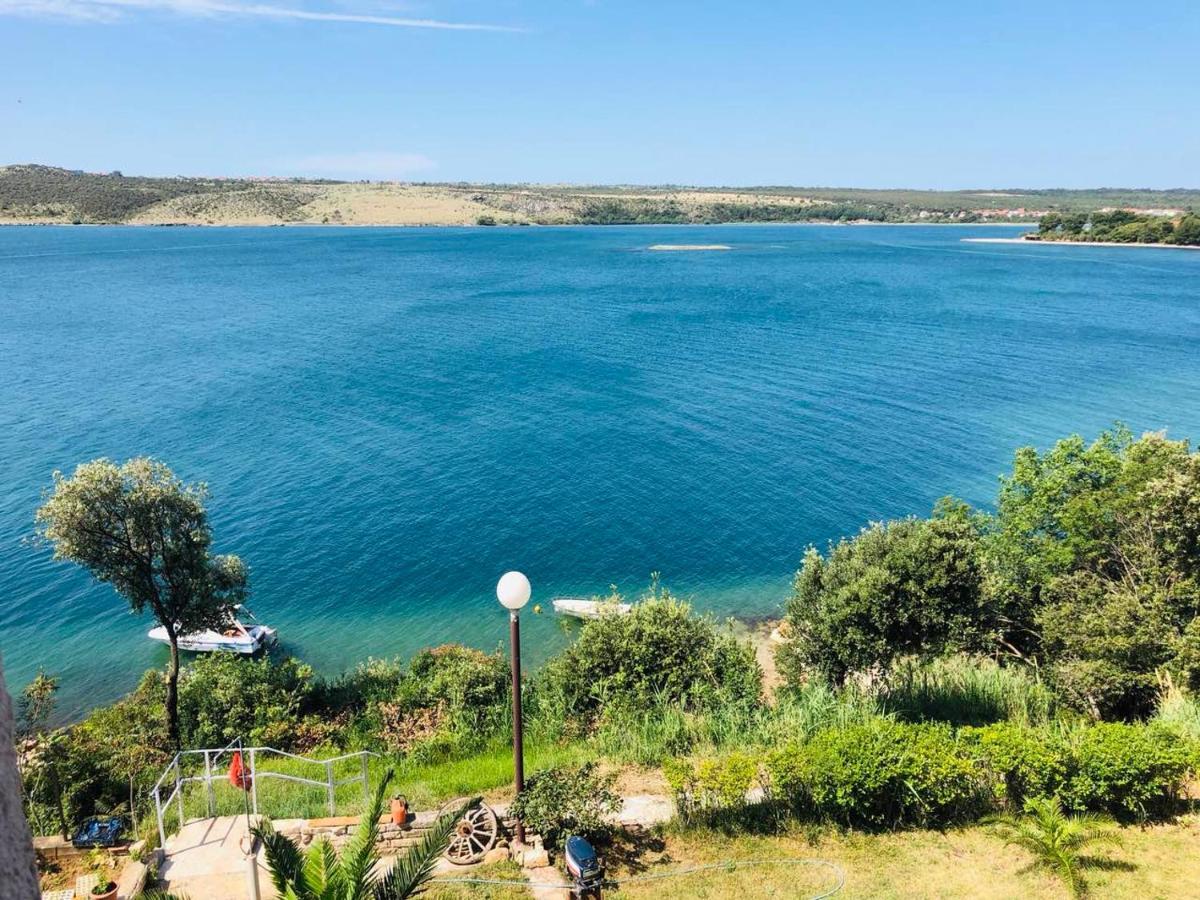 Apartmani Lovre Posedarje Exterior foto
