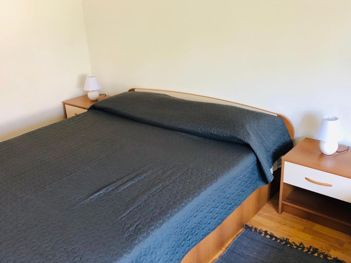 Apartmani Lovre Posedarje Exterior foto